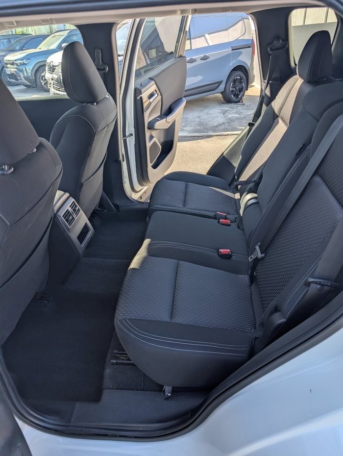 2023 MITSUBISHI OUTLANDER ES