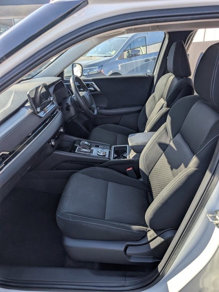 2023 MITSUBISHI OUTLANDER ES