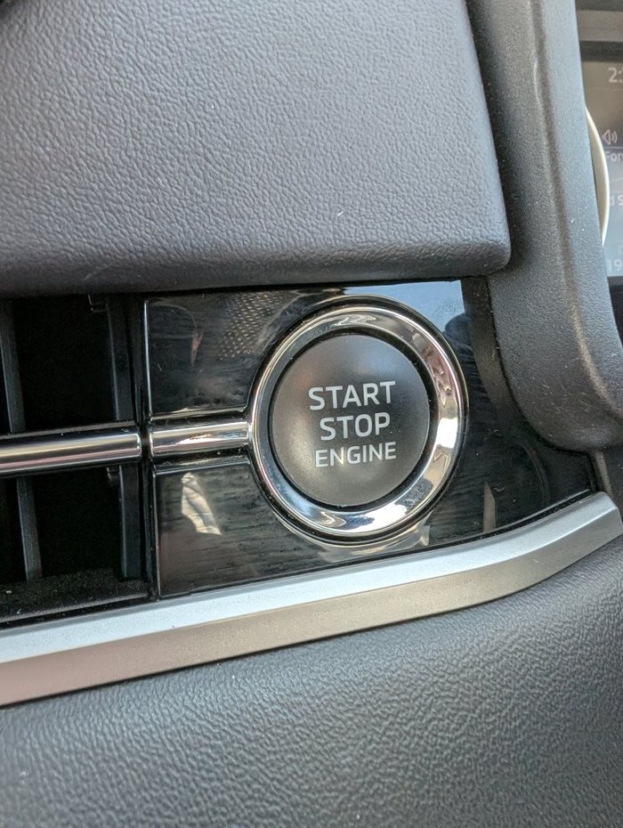 2023 MITSUBISHI OUTLANDER ES