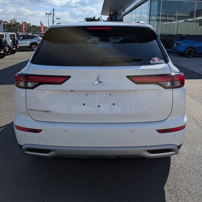2023 MITSUBISHI OUTLANDER ES