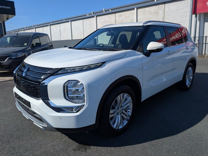 2023 MITSUBISHI OUTLANDER ES