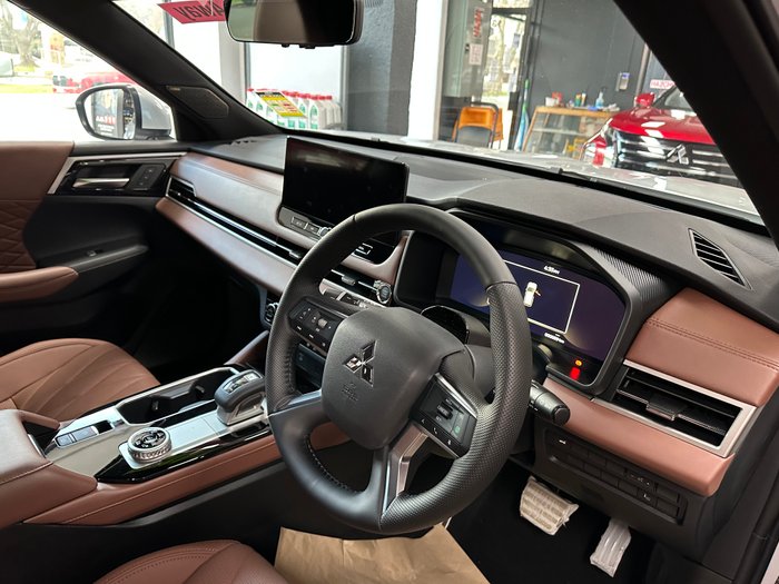 2025 Mitsubishi Outlander Exceed Tourer