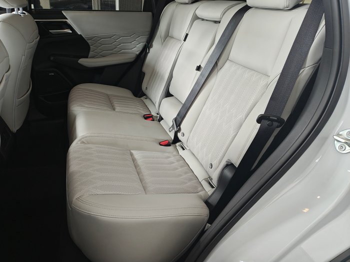 2025 MITSUBISHI Outlander EXCEED