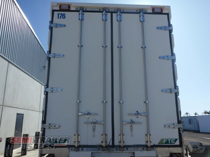 2003 FTE 14 Pallet Refrigerated Pantech