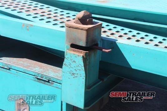 2004 Barker Semi 53FT Bogie Axle Skel