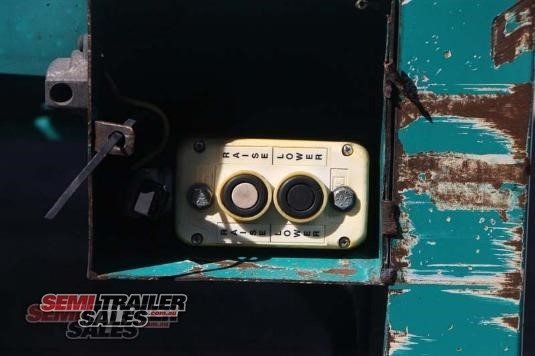 2004 Barker Semi 53FT Bogie Axle Skel