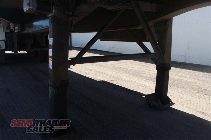 2005 Vawdrey Semi Compactor Trailer