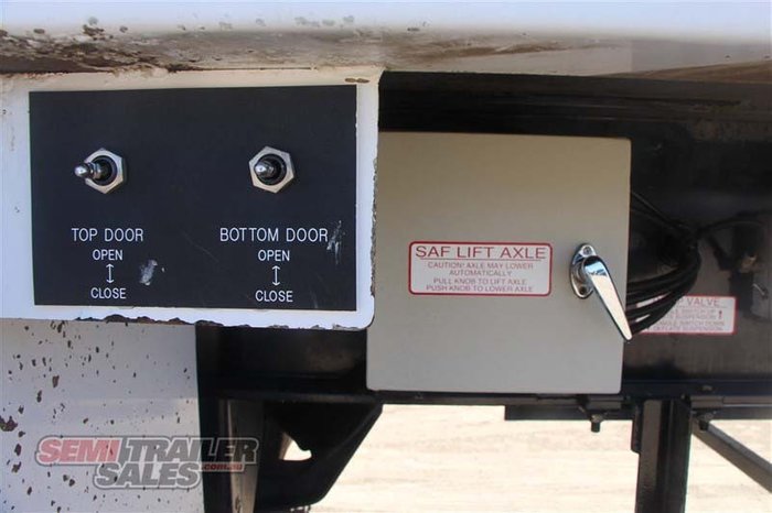 2005 Vawdrey Semi Compactor Trailer