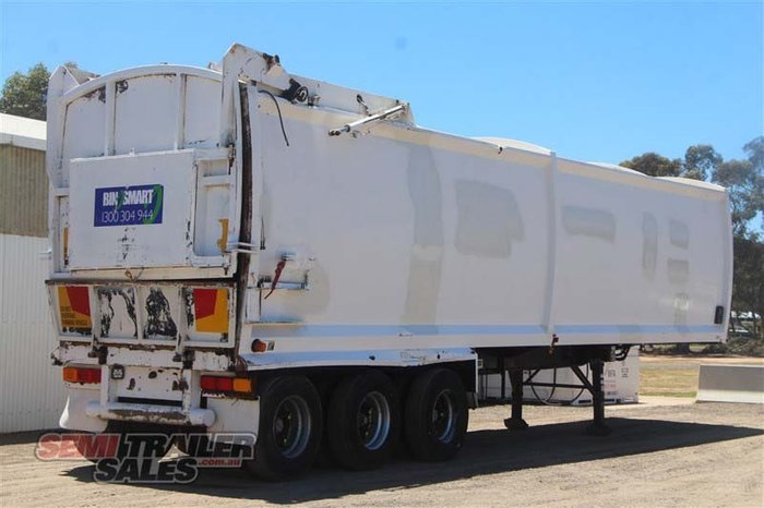 2005 Vawdrey Semi Compactor Trailer