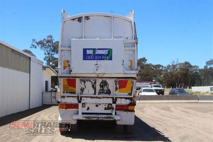 2005 Vawdrey Semi Compactor Trailer
