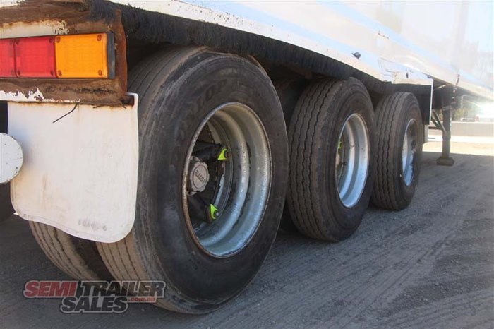 2005 Vawdrey Semi Compactor Trailer