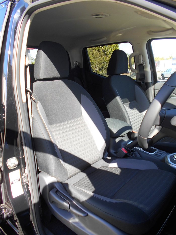2025 Nissan Navara ST