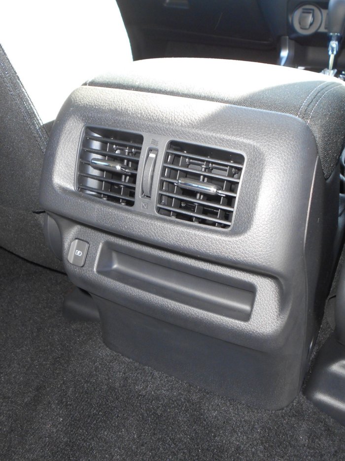 2025 Nissan Navara ST