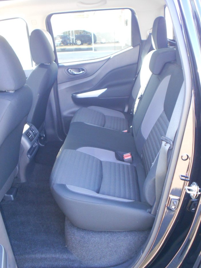 2025 Nissan Navara ST