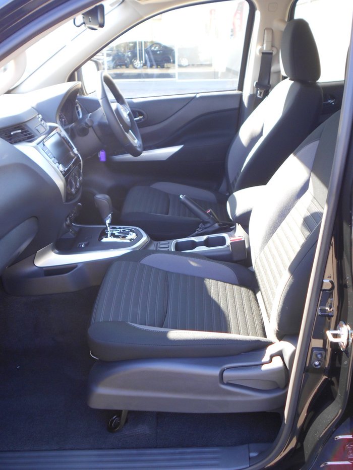 2025 Nissan Navara ST