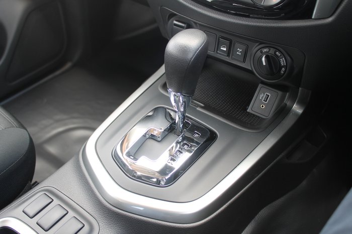 2024 Nissan Navara SL