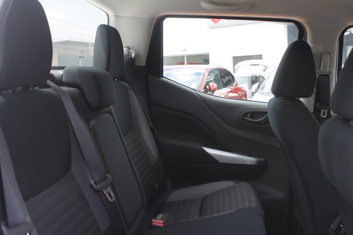 2024 Nissan Navara SL