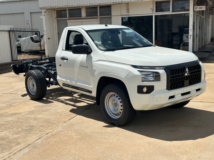 2025 MITSUBISHI TRITON