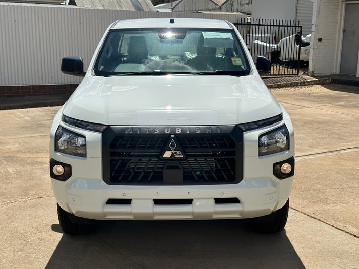 2025 MITSUBISHI TRITON GLX