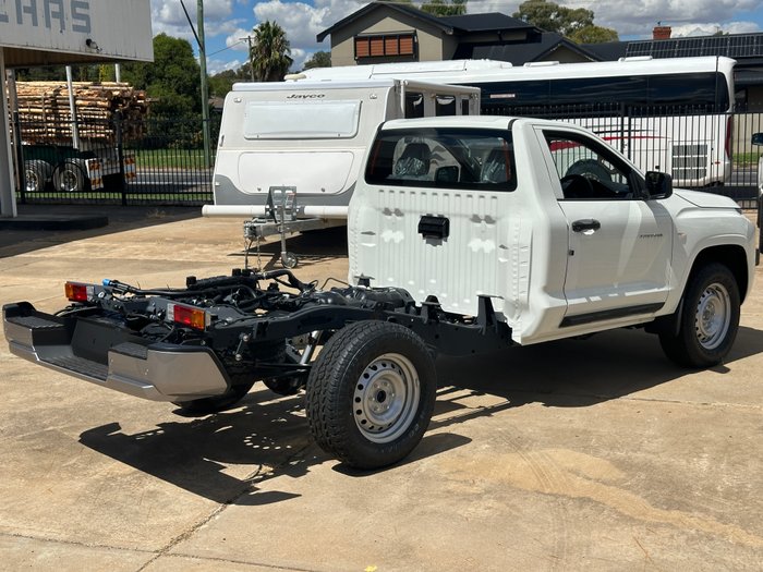 2025 MITSUBISHI TRITON GLX