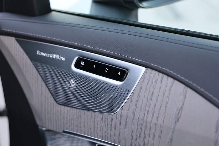 2024 Volvo XC90 Ultra T8 Plug-In Hybrid