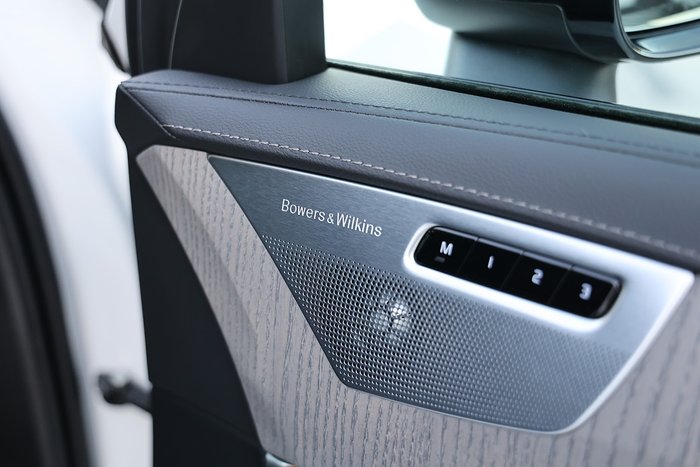 2024 Volvo XC90 Ultra T8 Plug-In Hybrid