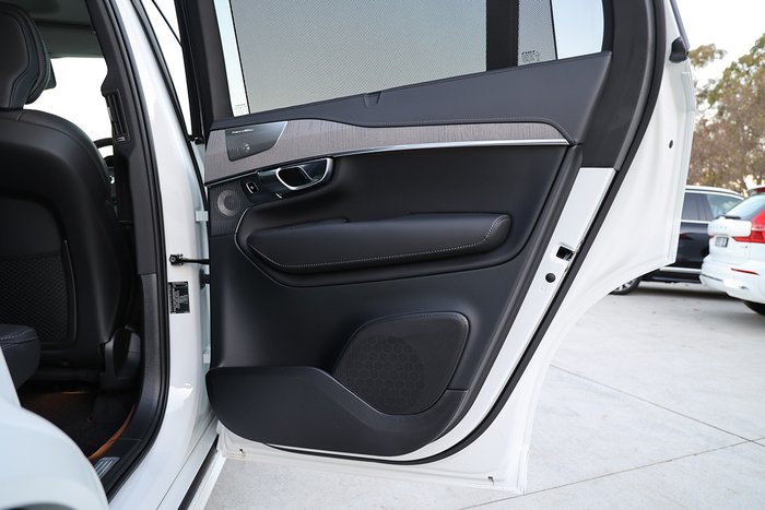 2024 Volvo XC90 Ultra T8 Plug-In Hybrid