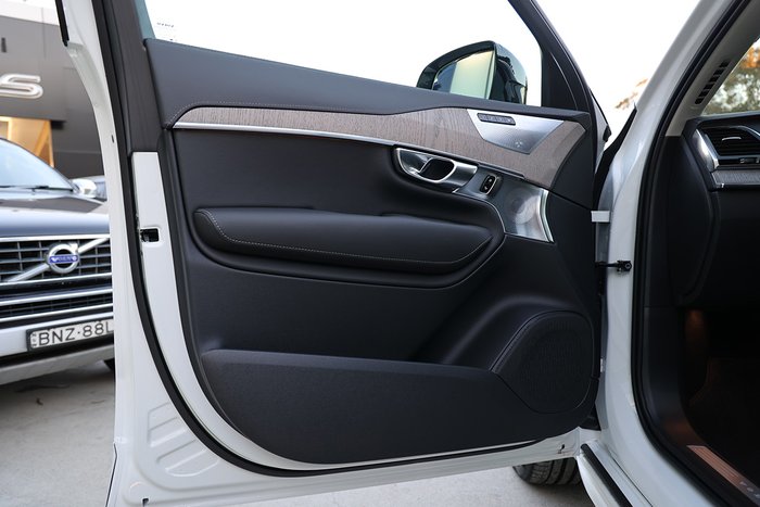 2024 Volvo XC90 Ultra T8 Plug-In Hybrid
