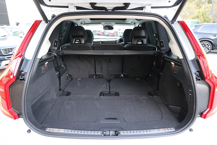 2024 Volvo XC90 Ultra T8 Plug-In Hybrid