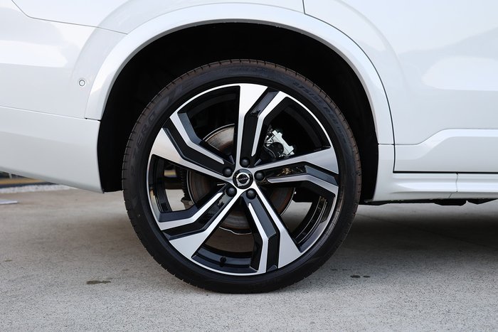 2024 Volvo XC90 Ultra T8 Plug-In Hybrid