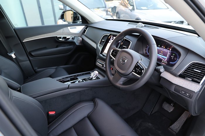 2024 Volvo XC90 Ultra T8 Plug-In Hybrid