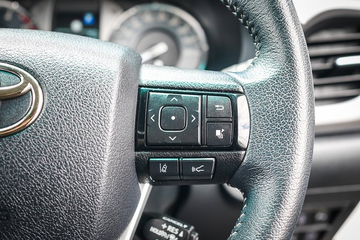 2024 Toyota HILUX SR5