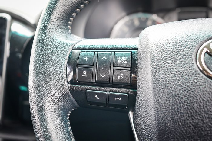 2024 Toyota HILUX SR5