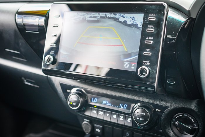 2024 Toyota HILUX SR5