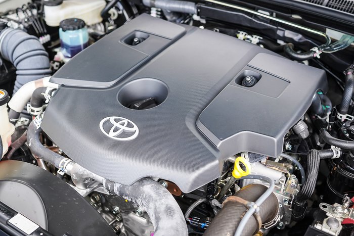 2024 Toyota HILUX SR5