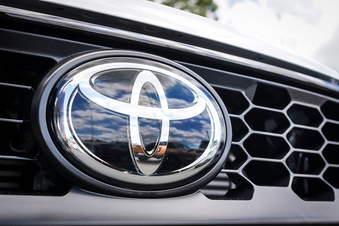 2024 Toyota HILUX SR5