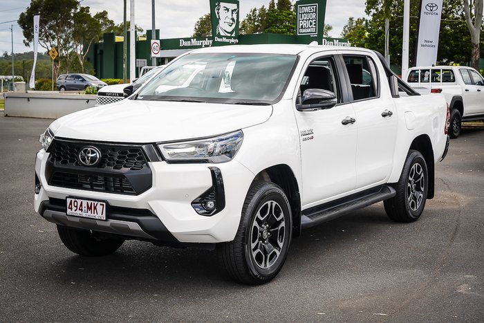 2024 Toyota HILUX SR5