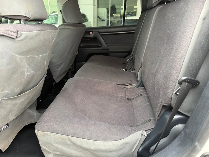 2020 Toyota LANDCRUISER GXL White