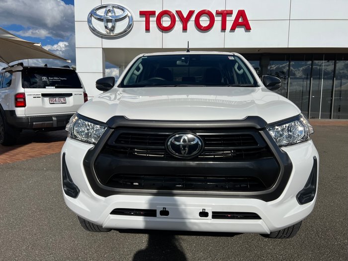 2020 Toyota Hilux 4x4 Hilux 4x4 SR 2.8L T Diesel Automatic Double Cab 2L71000 001