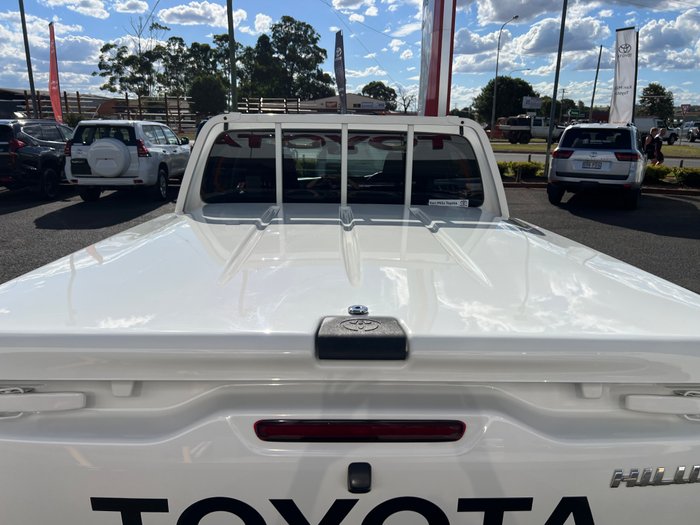 2020 Toyota Hilux 4x4 Hilux 4x4 SR 2.8L T Diesel Automatic Double Cab 2L71000 001