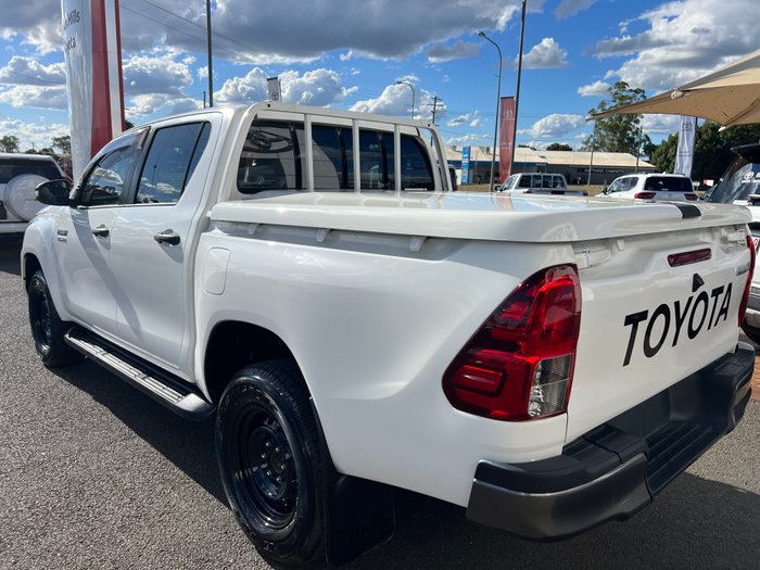 2020 Toyota Hilux 4x4 Hilux 4x4 SR 2.8L T Diesel Automatic Double Cab 2L71000 001
