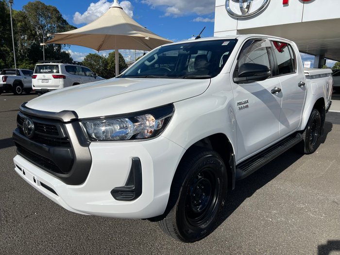 2020 Toyota Hilux 4x4 Hilux 4x4 SR 2.8L T Diesel Automatic Double Cab 2L71000 001