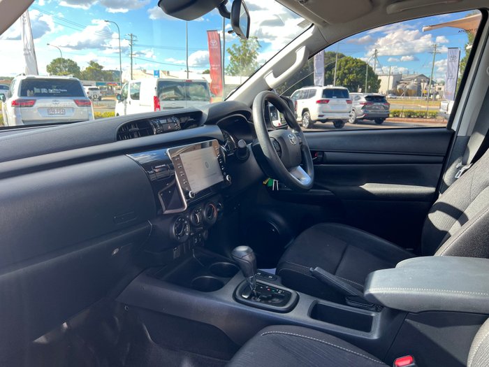2020 Toyota Hilux 4x4 Hilux 4x4 SR 2.8L T Diesel Automatic Double Cab 2L71000 001