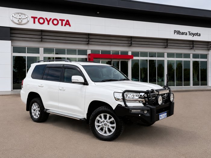 2020 Toyota LANDCRUISER GXL White