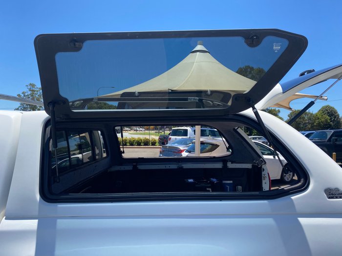 2017 TOYOTA HILUX SR5 (4x4)