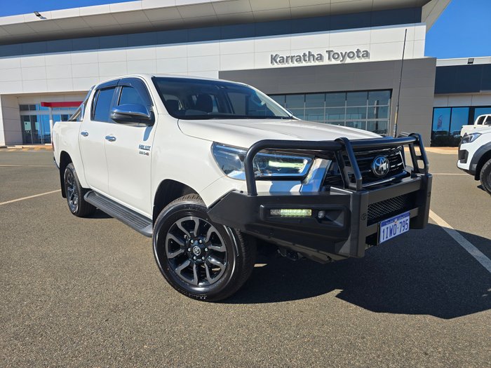 2021 Toyota Hilux SR5 White