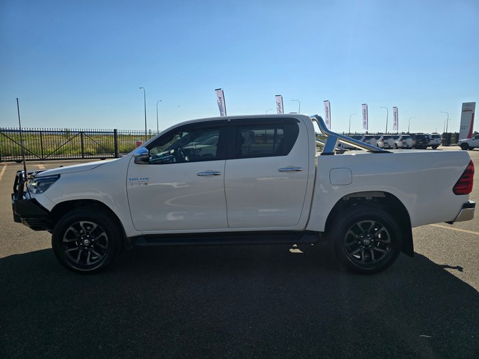 2021 Toyota Hilux SR5 White