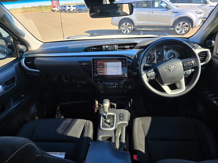 2021 Toyota Hilux SR5 White