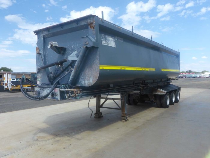 2018 Howard Porter Tri Axle Side Tipper