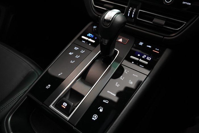 2024 Porsche Macan T